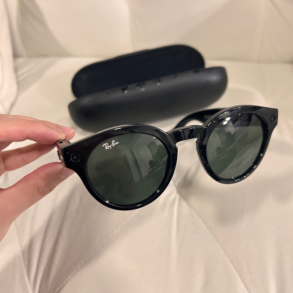 Ray-Ban Black Sunglasses